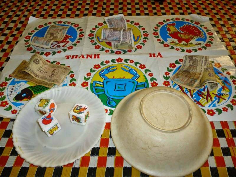 Bầu Cua Tôm Cá Là Gì? Luật Chơi, Nguồn Gốc Và Mẹo Chơi 3 Cấu trúc và dụng cụ trò chơi