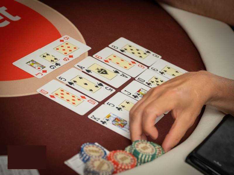 Mậu Binh là gì? Cấu trúc chi bài trong Mậu Binh